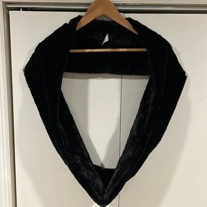 West Loop Infinity Scarf ♾️